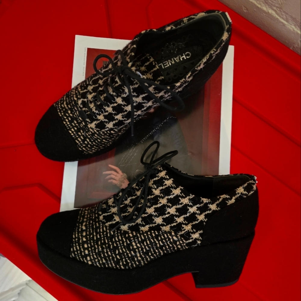 SOLD 💔 Chanel Tweed Lace Up Platform Oxford Shoes - Picture 1 of 17